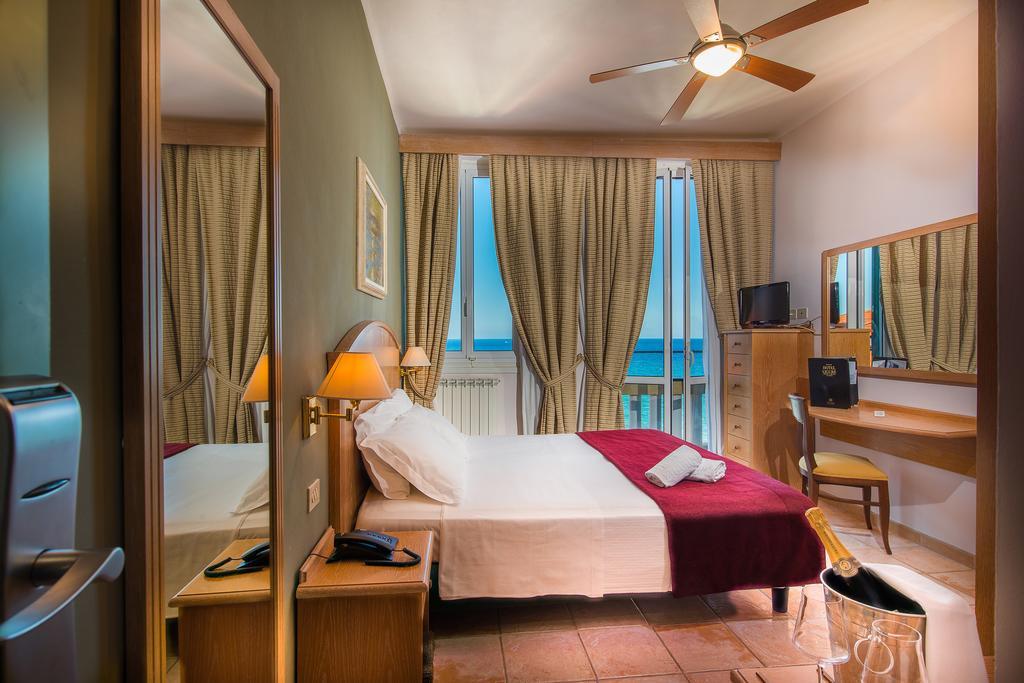 Hotel Ligure Alassio Dış mekan fotoğraf